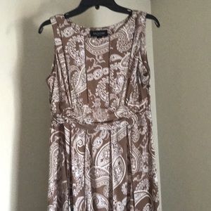 Light brown & white dress size PL (petite large)